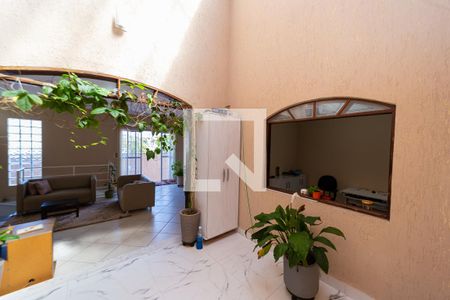 Casa à venda com 250m², 5 quartos e 4 vagas Casa à venda com 250m², 5 quartos e 4 vagasJardim