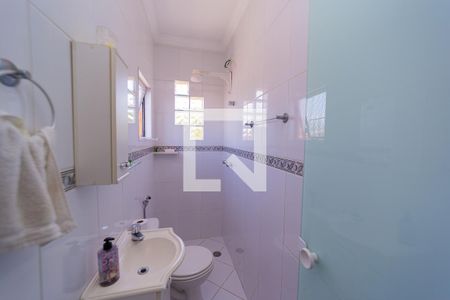 Casa à venda com 250m², 5 quartos e 4 vagas Casa à venda com 250m², 5 quartos e 4 vagasBanheiro
