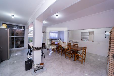 Casa à venda com 250m², 5 quartos e 4 vagas Casa à venda com 250m², 5 quartos e 4 vagasCozinha