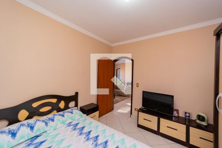 Casa à venda com 250m², 5 quartos e 4 vagas Casa à venda com 250m², 5 quartos e 4 vagasQuarto 4