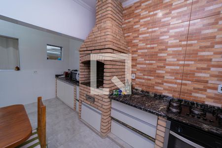 Casa à venda com 250m², 5 quartos e 4 vagas Casa à venda com 250m², 5 quartos e 4 vagasCozinha
