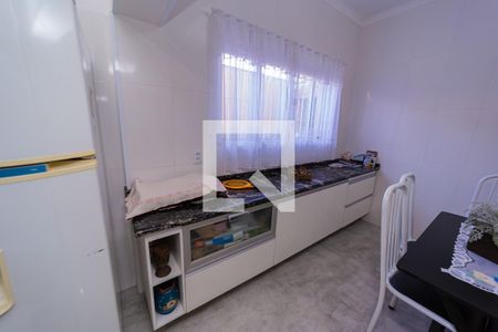 Casa à venda com 250m², 5 quartos e 4 vagas Casa à venda com 250m², 5 quartos e 4 vagasCozinha