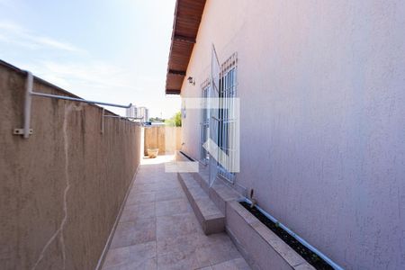 Casa à venda com 250m², 5 quartos e 4 vagas Casa à venda com 250m², 5 quartos e 4 vagasTerraço
