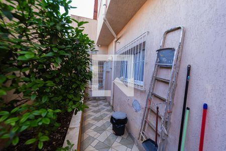 Casa à venda com 250m², 5 quartos e 4 vagas Casa à venda com 250m², 5 quartos e 4 vagasCorredor
