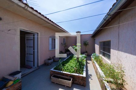 Casa à venda com 250m², 5 quartos e 4 vagas Casa à venda com 250m², 5 quartos e 4 vagasTerraço