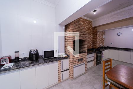 Casa à venda com 250m², 5 quartos e 4 vagas Casa à venda com 250m², 5 quartos e 4 vagasCozinha