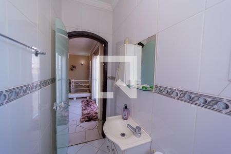 Casa à venda com 250m², 5 quartos e 4 vagas Casa à venda com 250m², 5 quartos e 4 vagasBanheiro