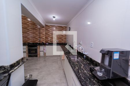 Casa à venda com 250m², 5 quartos e 4 vagas Casa à venda com 250m², 5 quartos e 4 vagasCozinha