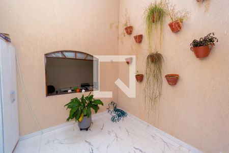 Casa à venda com 250m², 5 quartos e 4 vagas Casa à venda com 250m², 5 quartos e 4 vagasJardim