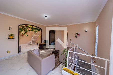 Casa à venda com 250m², 5 quartos e 4 vagas Casa à venda com 250m², 5 quartos e 4 vagasSala 2