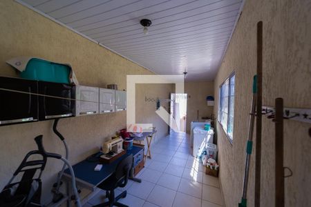 Casa à venda com 250m², 5 quartos e 4 vagas Casa à venda com 250m², 5 quartos e 4 vagasÁrea de Serviço