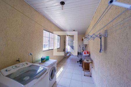 Casa à venda com 250m², 5 quartos e 4 vagas Casa à venda com 250m², 5 quartos e 4 vagasÁrea de Serviço