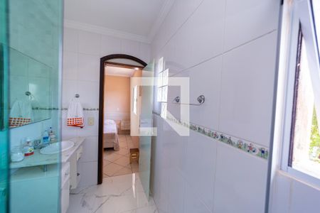 Casa à venda com 250m², 5 quartos e 4 vagas Casa à venda com 250m², 5 quartos e 4 vagasBanheiro do Quarto 2