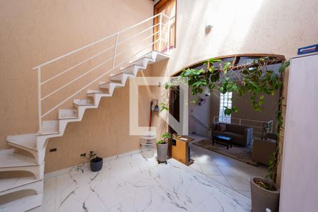 Casa à venda com 250m², 5 quartos e 4 vagas Casa à venda com 250m², 5 quartos e 4 vagasEntrada do Sotão