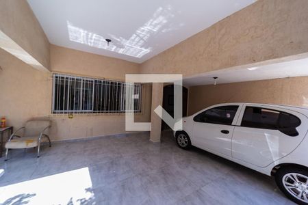 Casa à venda com 250m², 5 quartos e 4 vagas Casa à venda com 250m², 5 quartos e 4 vagasGaragem