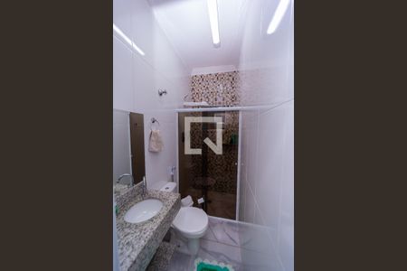 Casa à venda com 250m², 5 quartos e 4 vagas Casa à venda com 250m², 5 quartos e 4 vagasBanheiro do Quarto 1