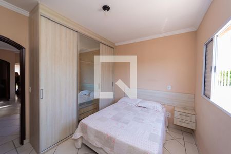 Casa à venda com 250m², 5 quartos e 4 vagas Casa à venda com 250m², 5 quartos e 4 vagasQuarto 2