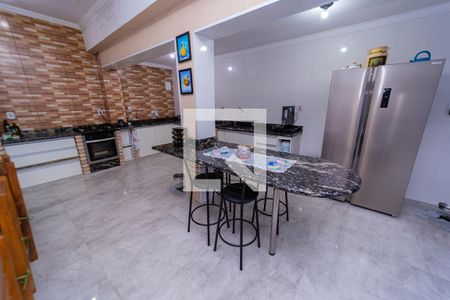 Casa à venda com 250m², 5 quartos e 4 vagas Casa à venda com 250m², 5 quartos e 4 vagasCozinha