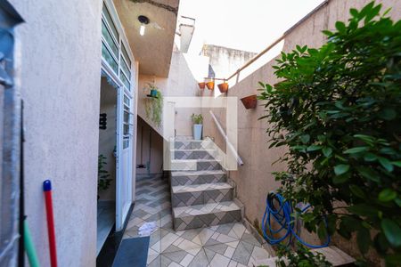 Casa à venda com 250m², 5 quartos e 4 vagas Casa à venda com 250m², 5 quartos e 4 vagasCorredor