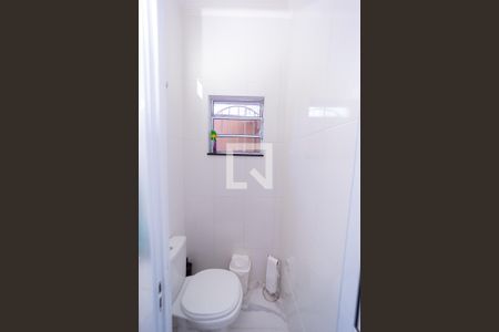 Casa à venda com 250m², 5 quartos e 4 vagas Casa à venda com 250m², 5 quartos e 4 vagasLavabo
