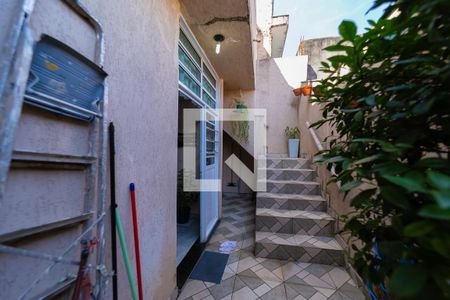 Casa à venda com 250m², 5 quartos e 4 vagas Casa à venda com 250m², 5 quartos e 4 vagasCorredor