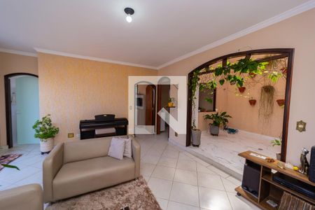 Casa à venda com 250m², 5 quartos e 4 vagas Casa à venda com 250m², 5 quartos e 4 vagasSala 2