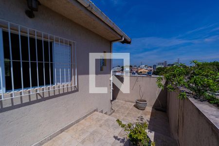 Casa à venda com 250m², 5 quartos e 4 vagas Casa à venda com 250m², 5 quartos e 4 vagasTerraço