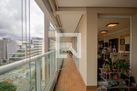 Apartamento à venda com 232m², 3 quartos e 4 vagasVaranda