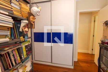 Apartamento à venda com 232m², 3 quartos e 4 vagasSuíte 2