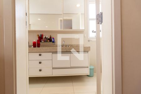 Apartamento à venda com 232m², 3 quartos e 4 vagasBanheiro da Suíte 3