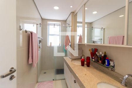 Apartamento à venda com 232m², 3 quartos e 4 vagasBanheiro da Suíte 3