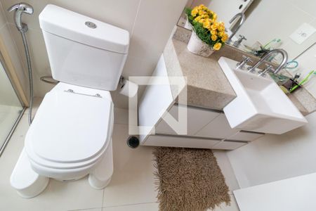 Apartamento à venda com 232m², 3 quartos e 4 vagasBanheiro da Suíte 2