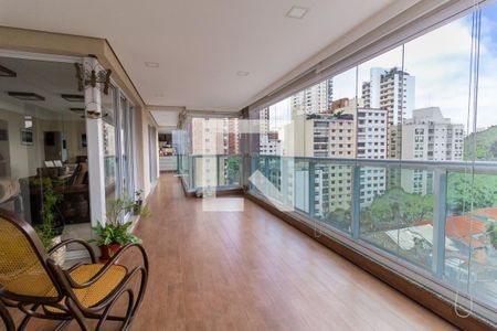 Apartamento à venda com 232m², 3 quartos e 4 vagasVaranda