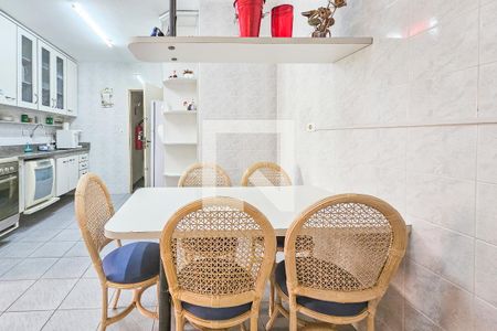 Apartamento para alugar com 118m², 3 quartos e 2 vagas Apartamento para alugar com 118m², 3 quartos e 2 vagasCozinha