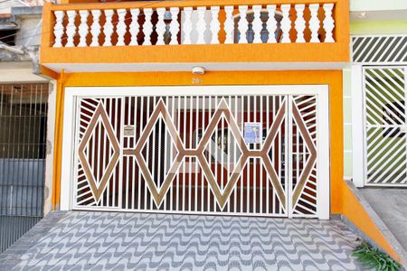 Casa para alugar com 250m², 3 quartos e 2 vagasFachada