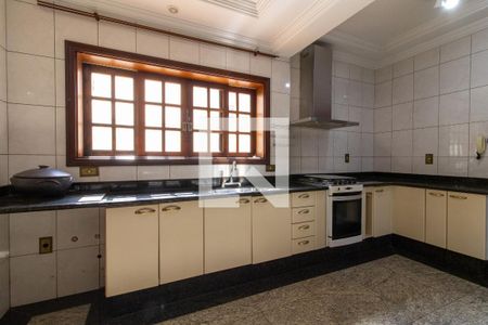 Casa à venda com 570m², 4 quartos e 7 vagasCozinha