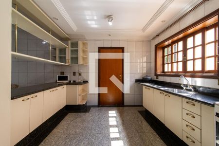 Casa à venda com 570m², 4 quartos e 7 vagasCozinha