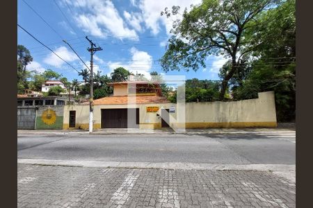 Casa para alugar com 500m², 4 quartos e 6 vagas Casa para alugar com 500m², 4 quartos e 6 vagasFachada