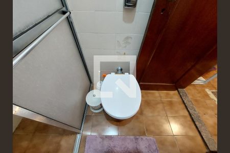 Casa para alugar com 500m², 4 quartos e 6 vagas Casa para alugar com 500m², 4 quartos e 6 vagasBanheiro na Área de Serviço