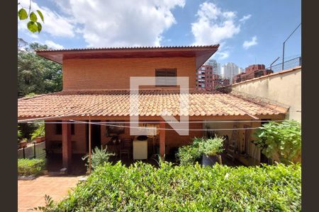 Casa para alugar com 500m², 4 quartos e 6 vagas Casa para alugar com 500m², 4 quartos e 6 vagasQuintal