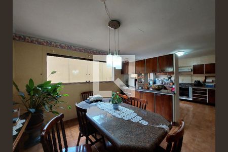 Casa para alugar com 500m², 4 quartos e 6 vagas Casa para alugar com 500m², 4 quartos e 6 vagasCopa