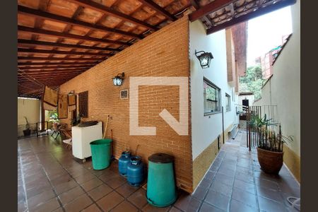 Casa para alugar com 500m², 4 quartos e 6 vagas Casa para alugar com 500m², 4 quartos e 6 vagasQuintal