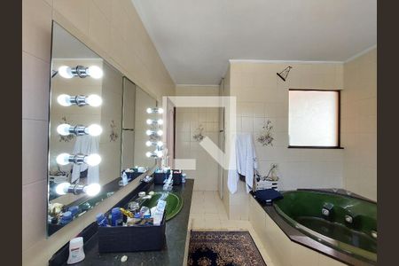 Casa para alugar com 500m², 4 quartos e 6 vagas Casa para alugar com 500m², 4 quartos e 6 vagasBanheiro 3