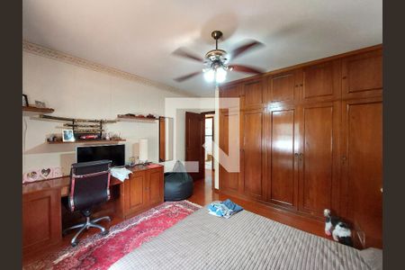 Casa para alugar com 500m², 4 quartos e 6 vagas Casa para alugar com 500m², 4 quartos e 6 vagasQuarto 1