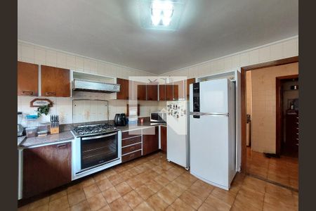 Casa para alugar com 500m², 4 quartos e 6 vagas Casa para alugar com 500m², 4 quartos e 6 vagasCozinha