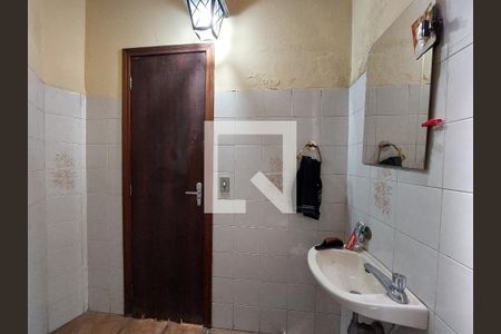 Casa para alugar com 500m², 4 quartos e 6 vagas Casa para alugar com 500m², 4 quartos e 6 vagasBanheiro da Área comum