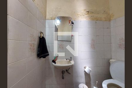 Casa para alugar com 500m², 4 quartos e 6 vagas Casa para alugar com 500m², 4 quartos e 6 vagasBanheiro da Área comum