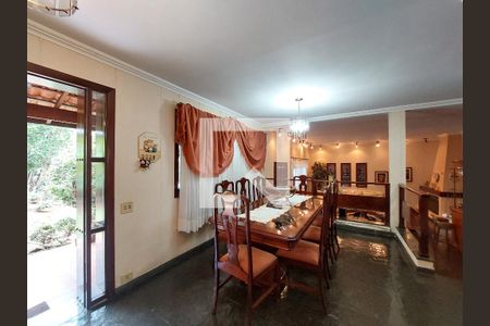 Casa para alugar com 500m², 4 quartos e 6 vagas Casa para alugar com 500m², 4 quartos e 6 vagasSala de Jantar