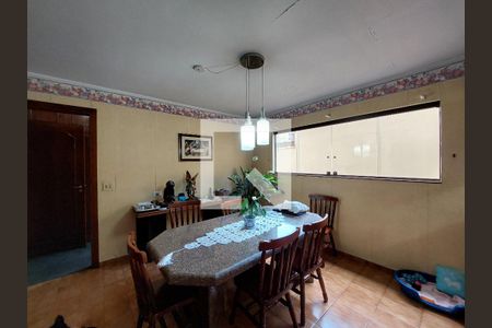 Casa para alugar com 500m², 4 quartos e 6 vagas Casa para alugar com 500m², 4 quartos e 6 vagasCopa