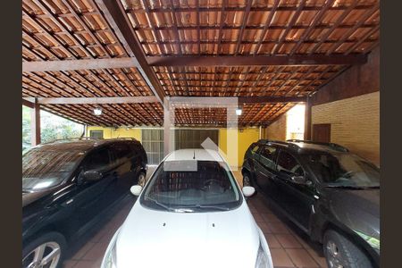 Casa para alugar com 500m², 4 quartos e 6 vagas Casa para alugar com 500m², 4 quartos e 6 vagasGaragem